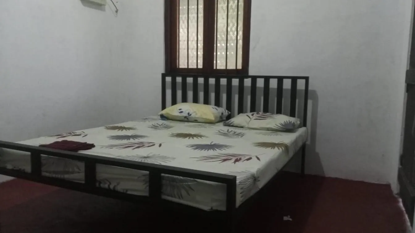 Katunayaka Eecs Transit & Travelers Homestay סרי לנקה