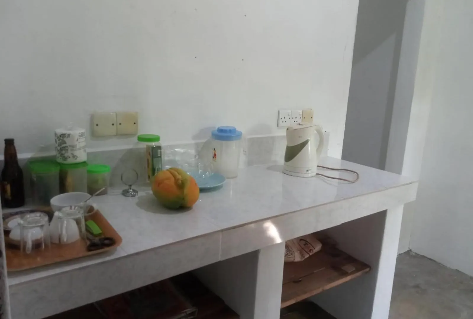 Katunayaka Eecs Transit & Travelers Homestay