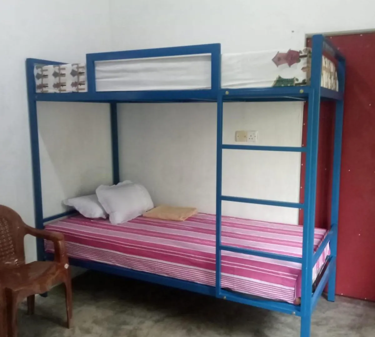 Katunayaka Eecs Transit & Travelers Homestay